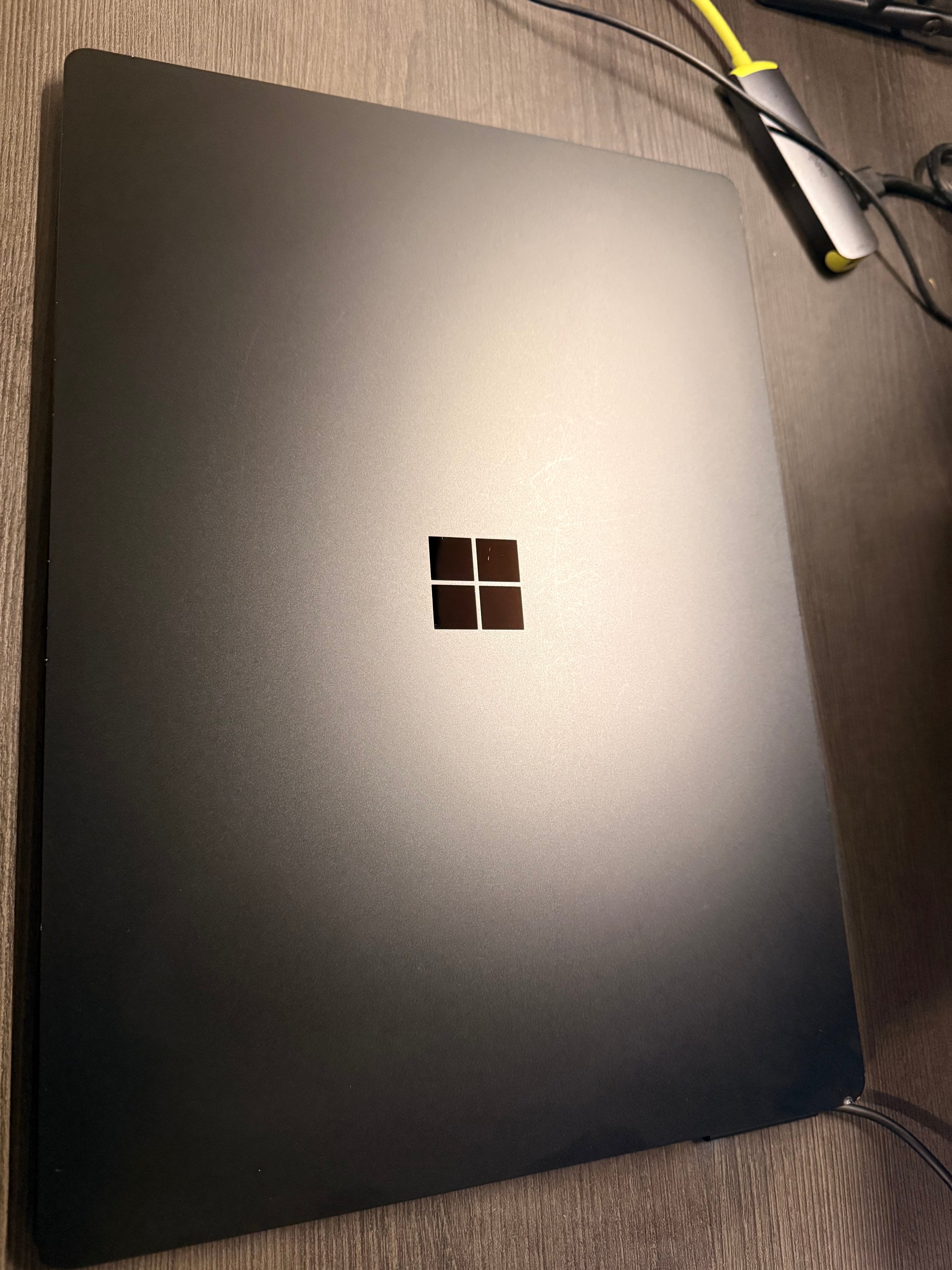 Surface Laptop 4 - Black 16" - 8RAM/512GB Core i7-1185G7 3.00GHz (Clasificación A)