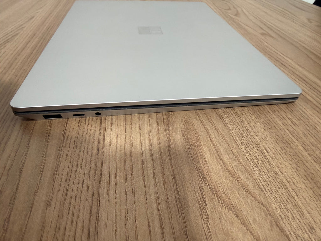 Surface Laptop 4 - Ryzen 5 2.20 GHz. 256GB & 8RAM - Silver de 13 pulgadas (Clasificación A)