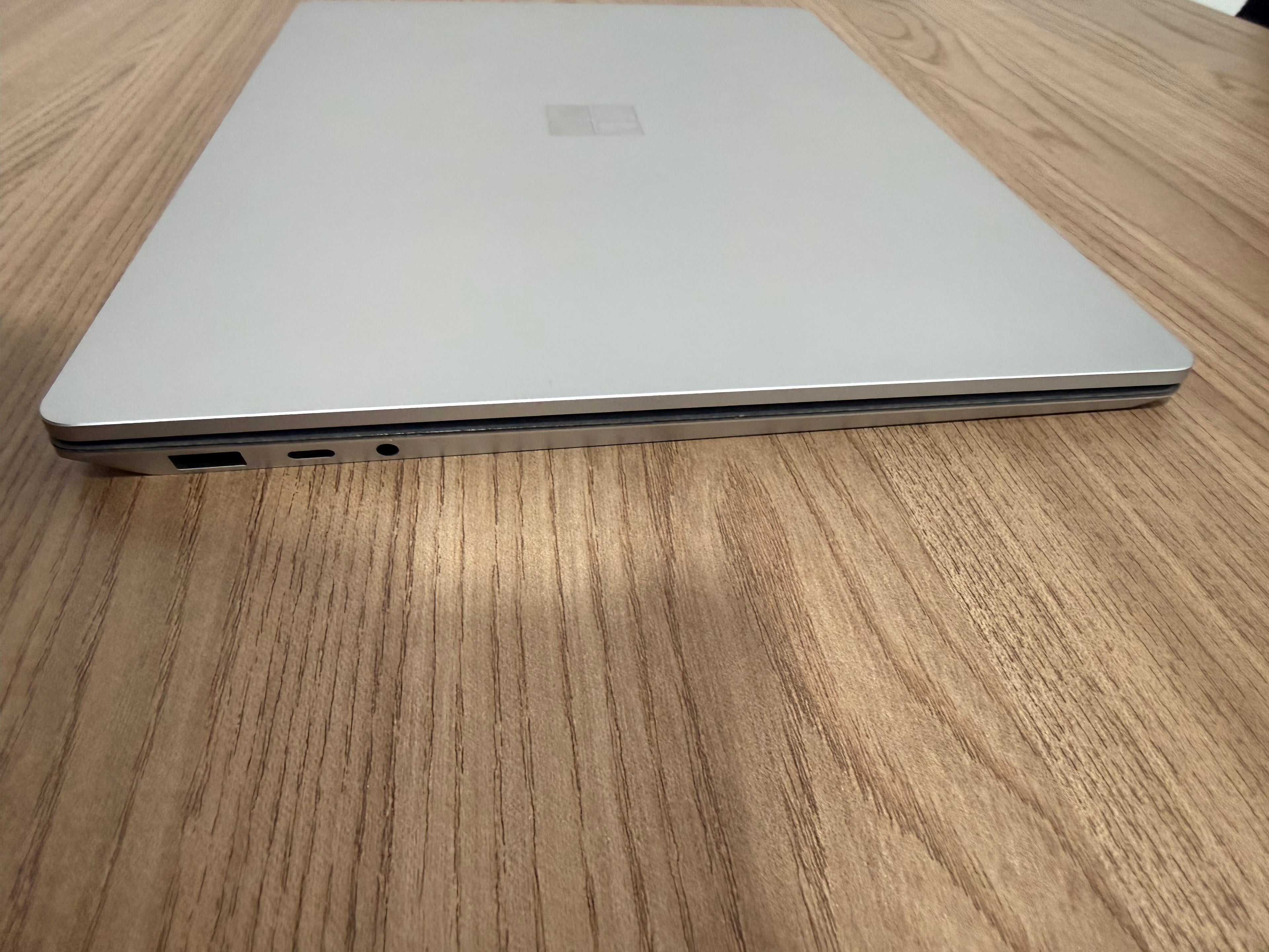 Surface Laptop 4 - Ryzen 5 2.20 GHz. 256GB & 8RAM - Silver de 13 pulgadas (Clasificación A)