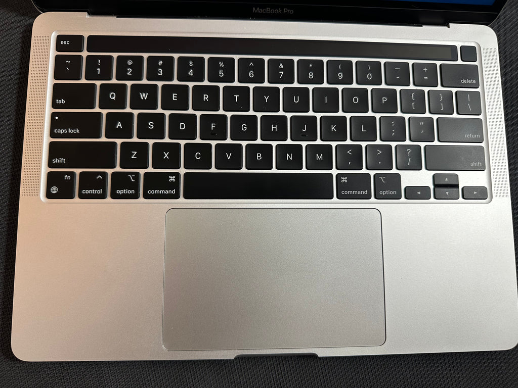 MacBook M1 2020 13" 8 RAM - 256 GB (sin cargador)