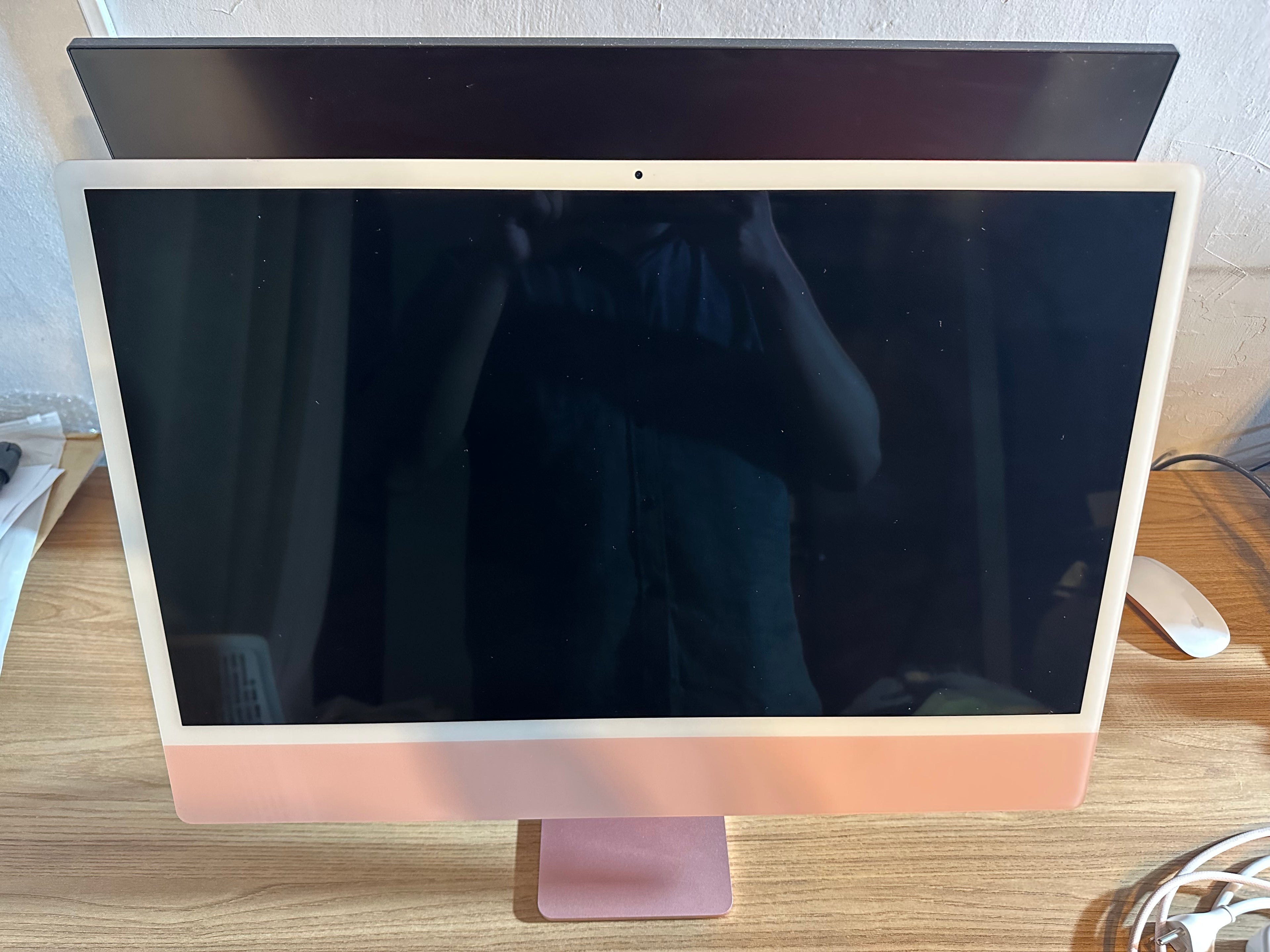 Apple iMac 2021 8GB RAM 256GB SSD 24" Chip: M1  - A2439 con accesorios