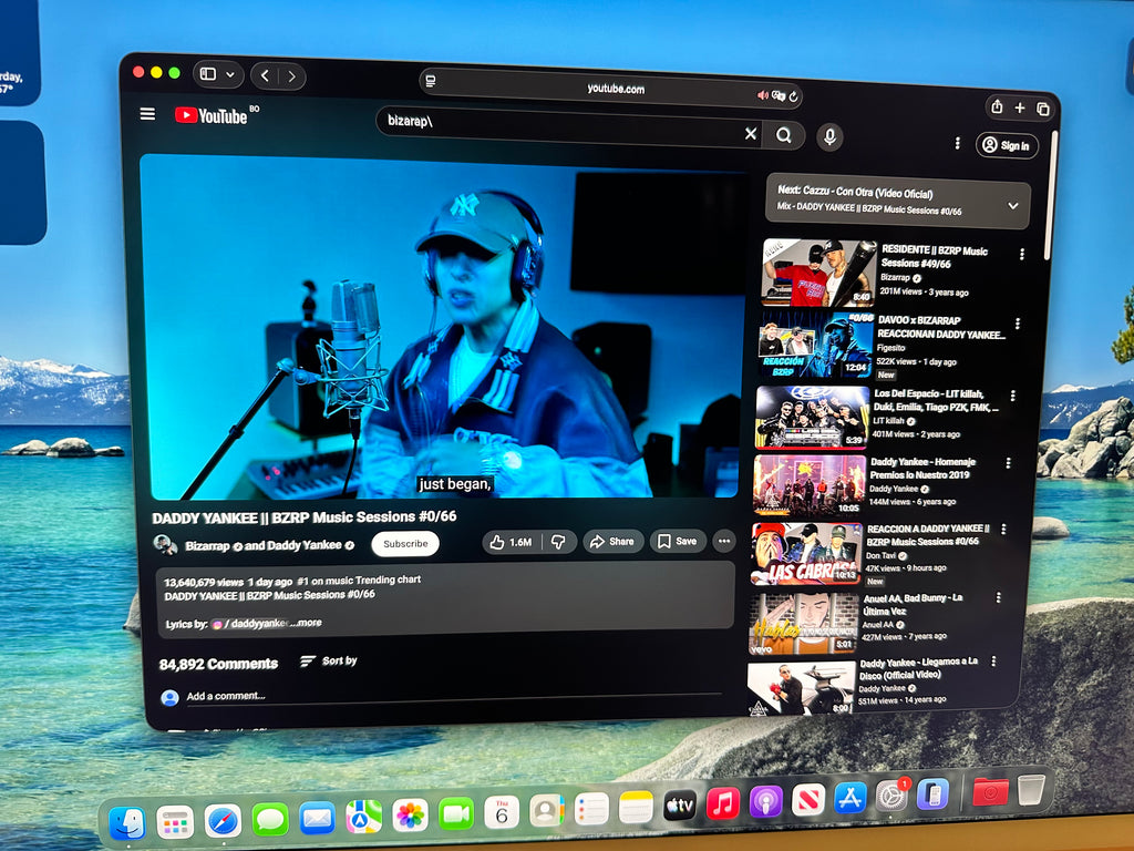 Apple iMac 2021 8GB RAM 256GB SSD 24" Chip: M1  - A2439 con accesorios