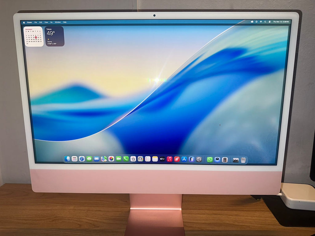 Apple iMac 2021 8GB RAM 256GB SSD 24" Chip: M1  - A2439 con accesorios