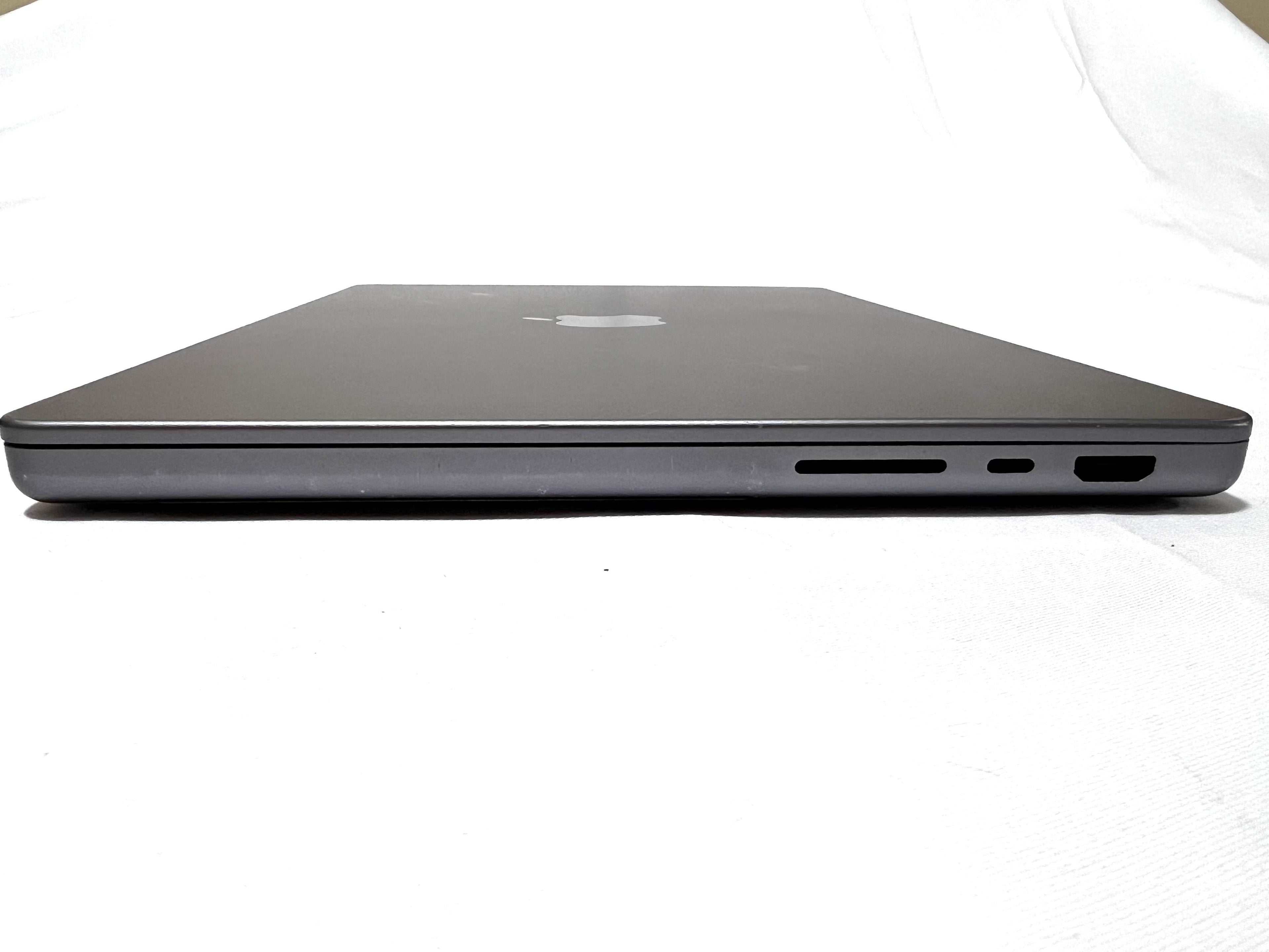 Apple MacBook Pro M1 2021 - 16GB RAM - 512GB 14" - 281 ciclos (87%) Plateado (Clasificación A)