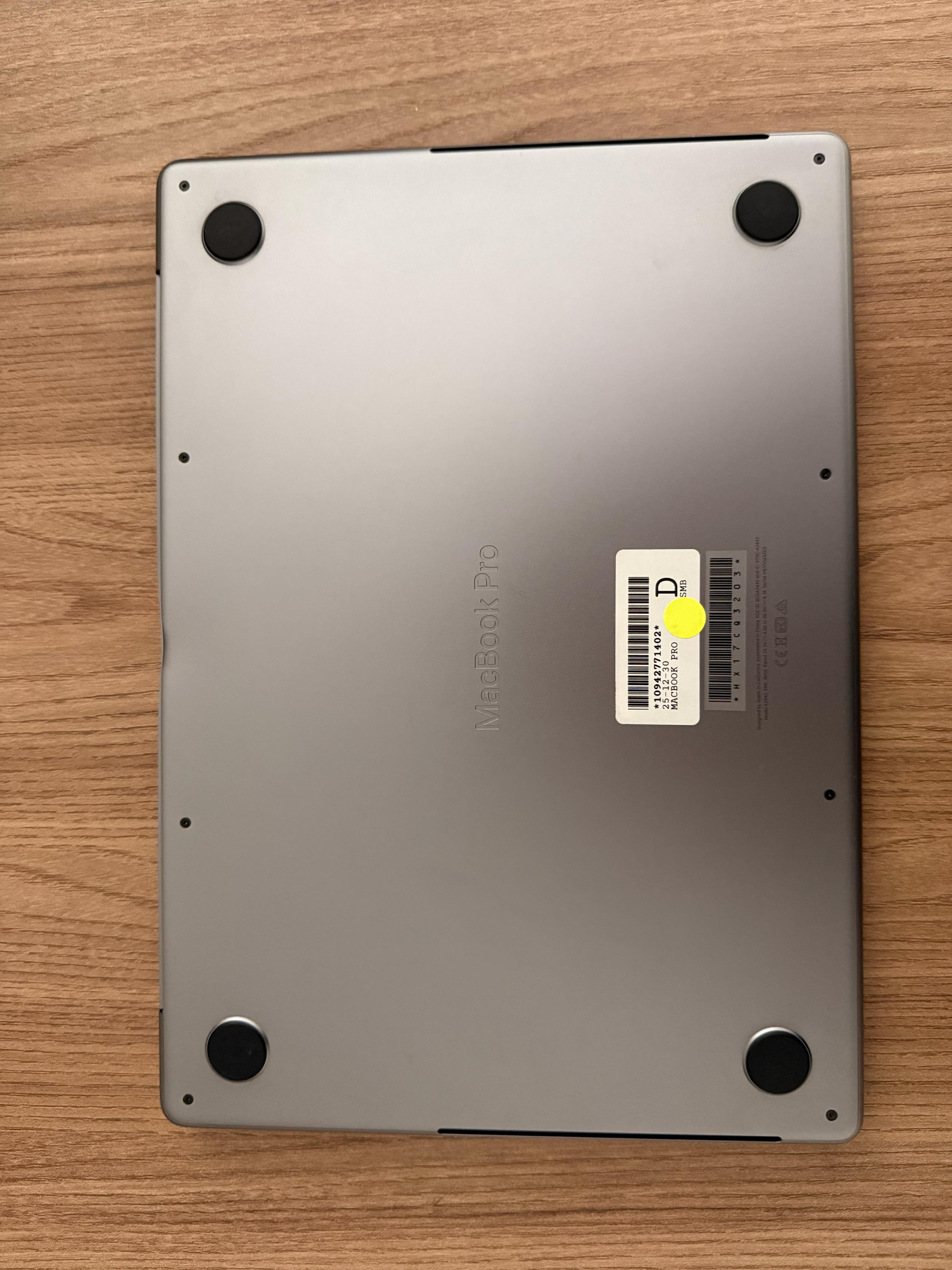 MacBook Pro M1 Pro 14" 16RAM / 512Gb Silver (Clasificación B)