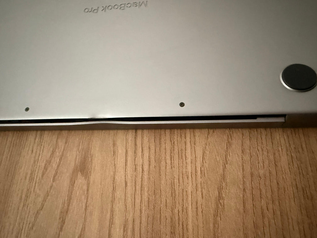 MacBook Pro M1 Pro 14" 16RAM / 512Gb Silver (Clasificación B)