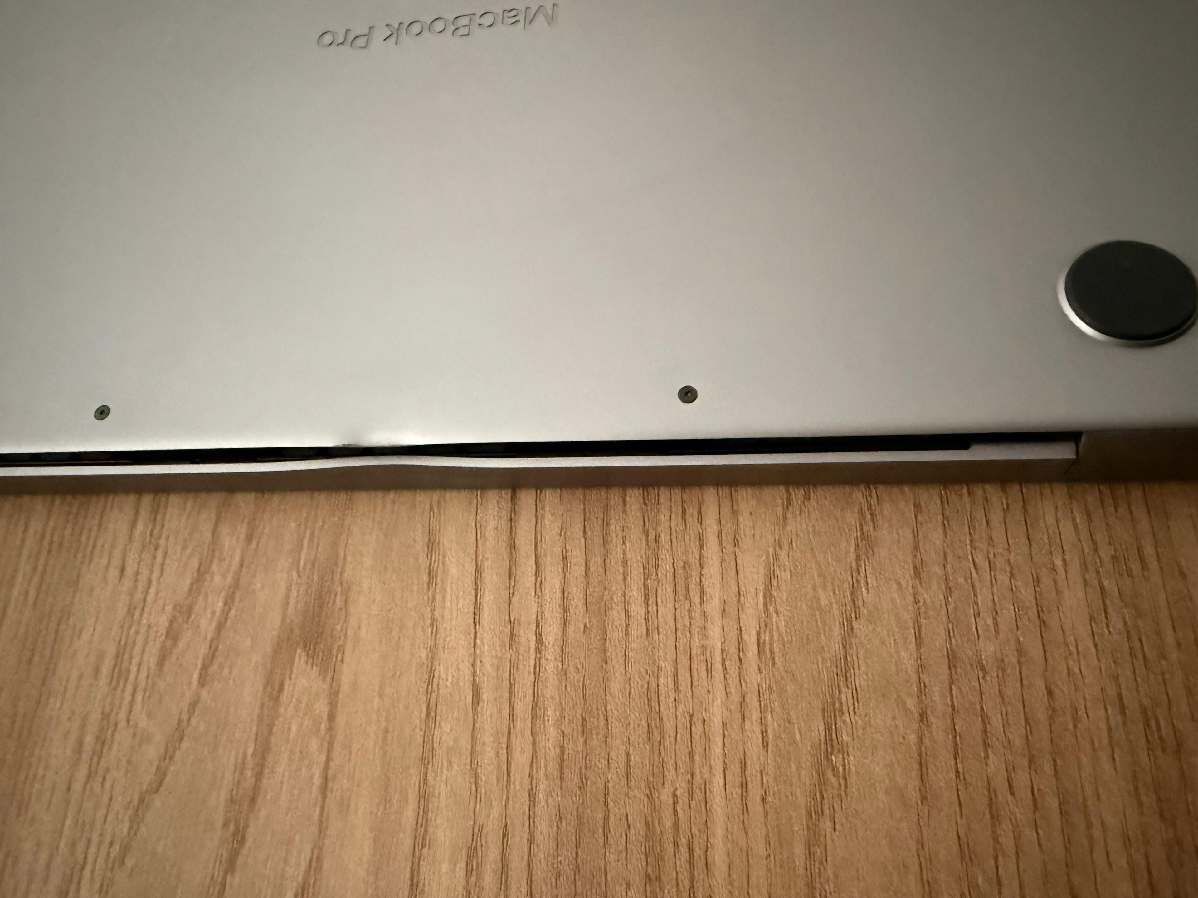 MacBook Pro M1 Pro 14" 16RAM / 512Gb Silver (Clasificación B)