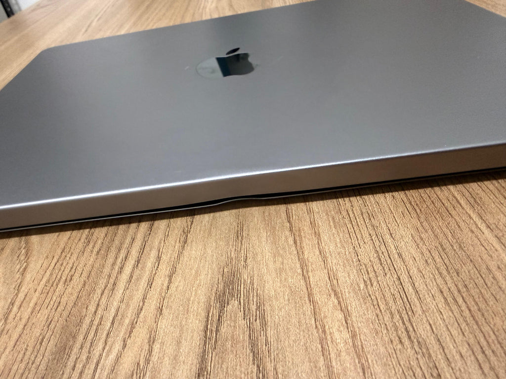 MacBook Pro M1 Pro 14" 16RAM / 512Gb Silver (Clasificación B)